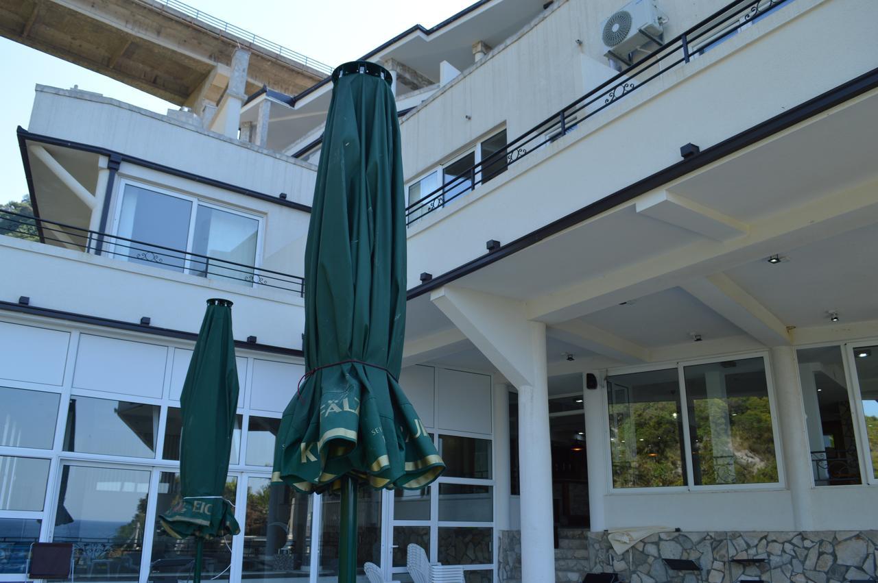 Novalic Hotel Dobra Voda Exterior foto