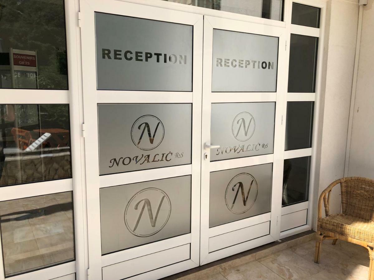 Novalic Hotel Dobra Voda Exterior foto