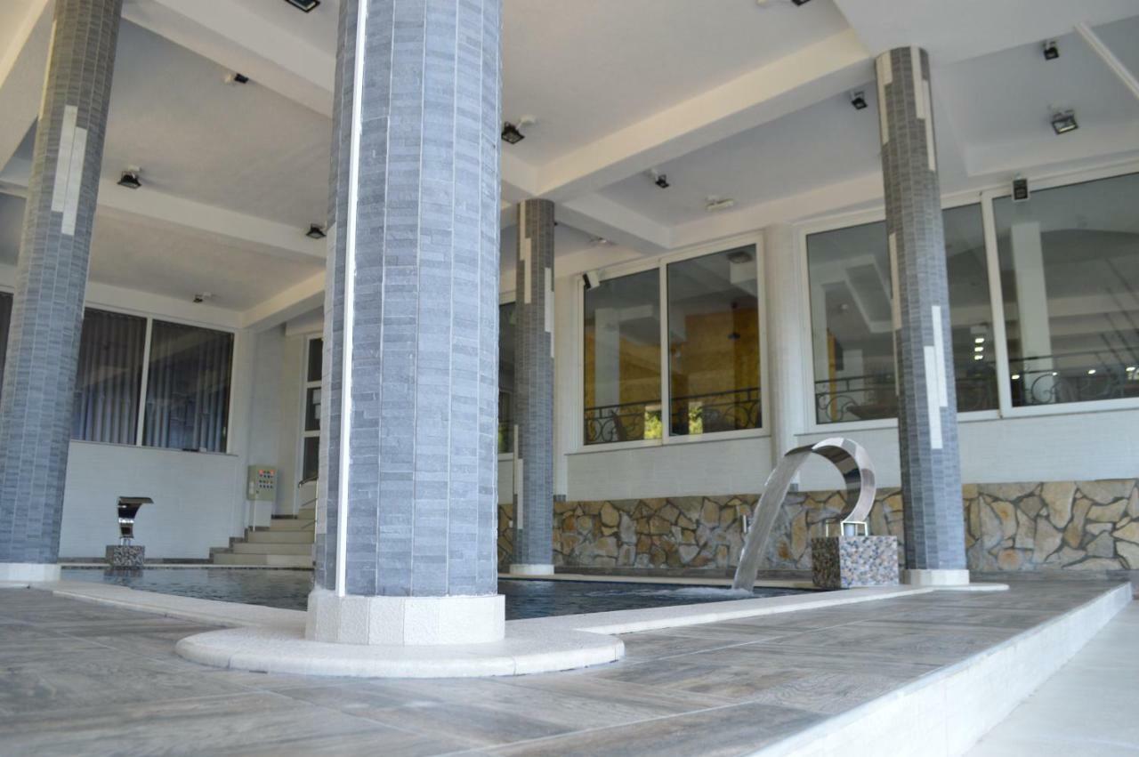 Novalic Hotel Dobra Voda Exterior foto